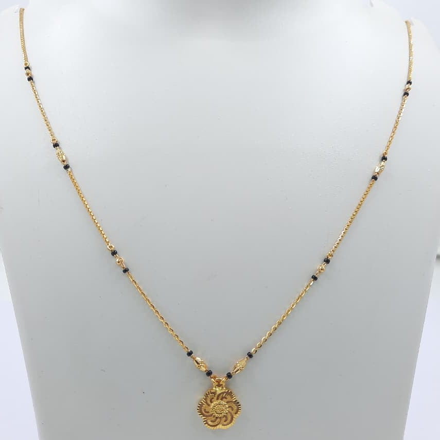 Short Mangalsutra with small pendant