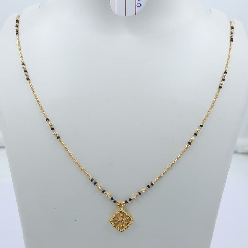 Short Mangalsutra with small pendant