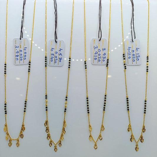 Short Mangalsutra with leaf pattern