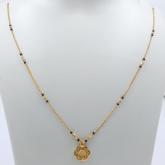 Short Mangalsutra with small pendant