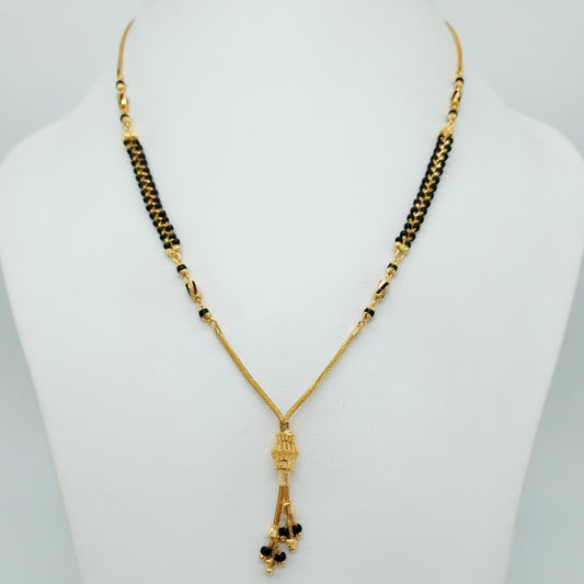 oval pendant Short Mangalsutra