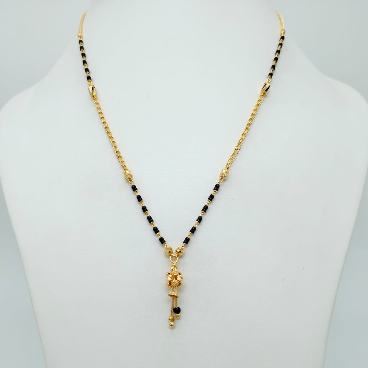 flower pendant  Short Mangalsutra