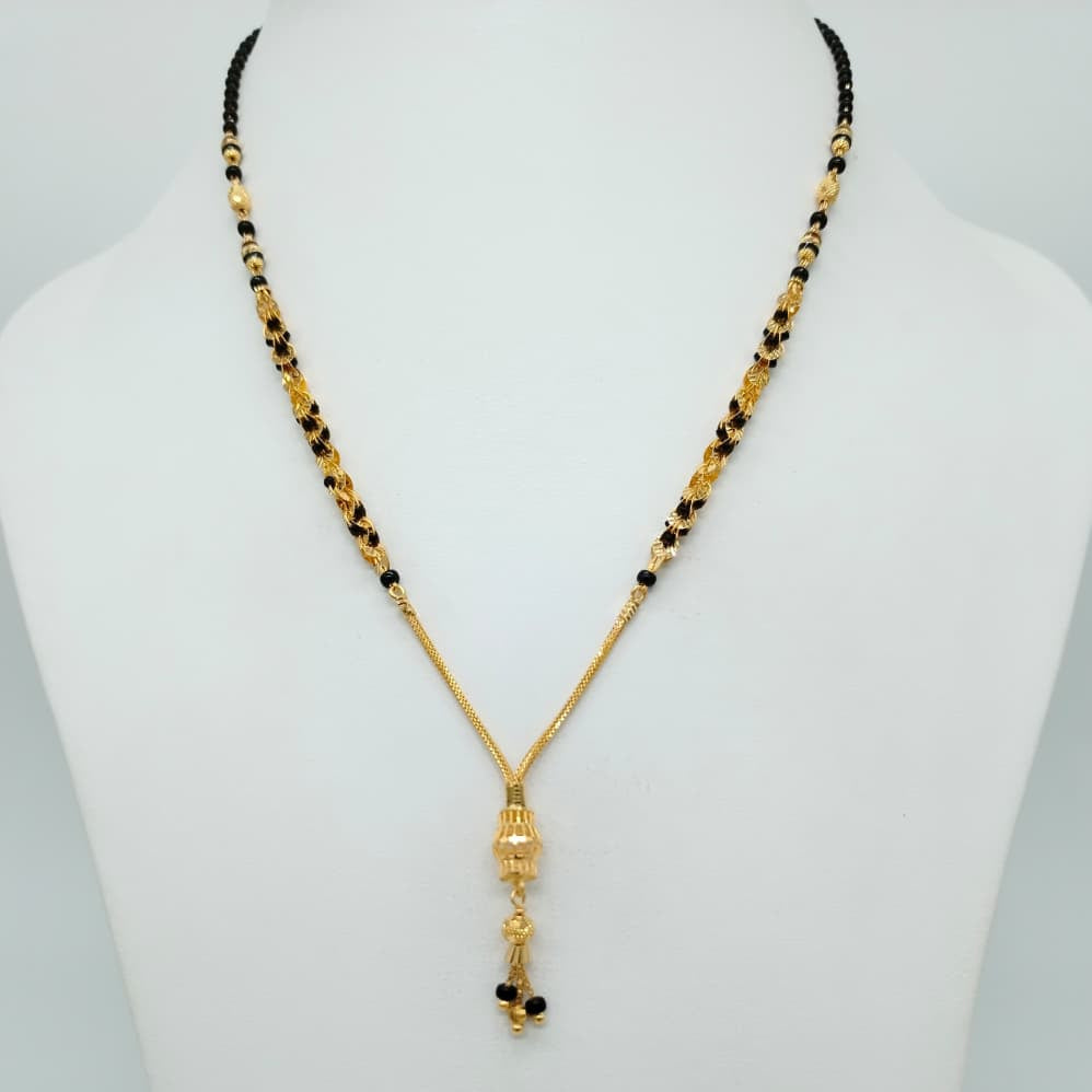 oval pendant Short Mangalsutra