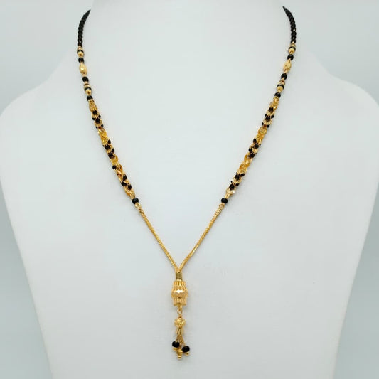 oval pendant Short Mangalsutra