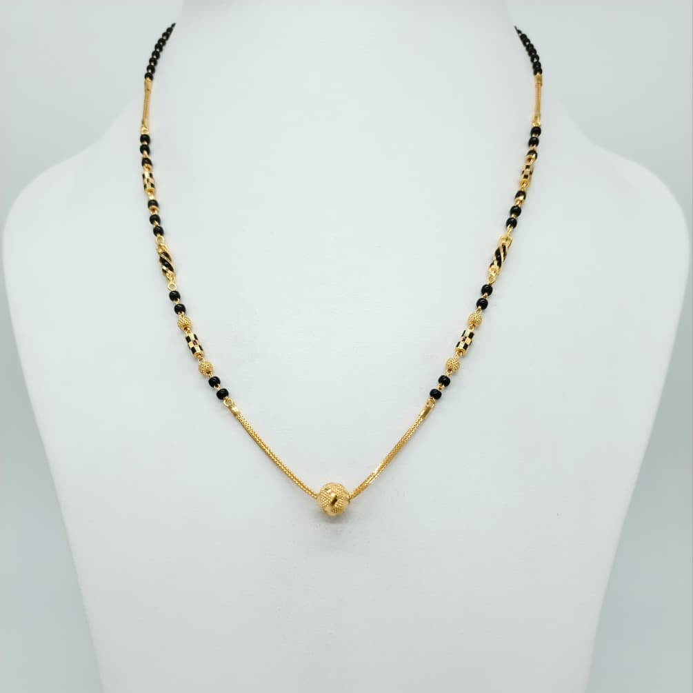 small pendant Short Mangalsutra