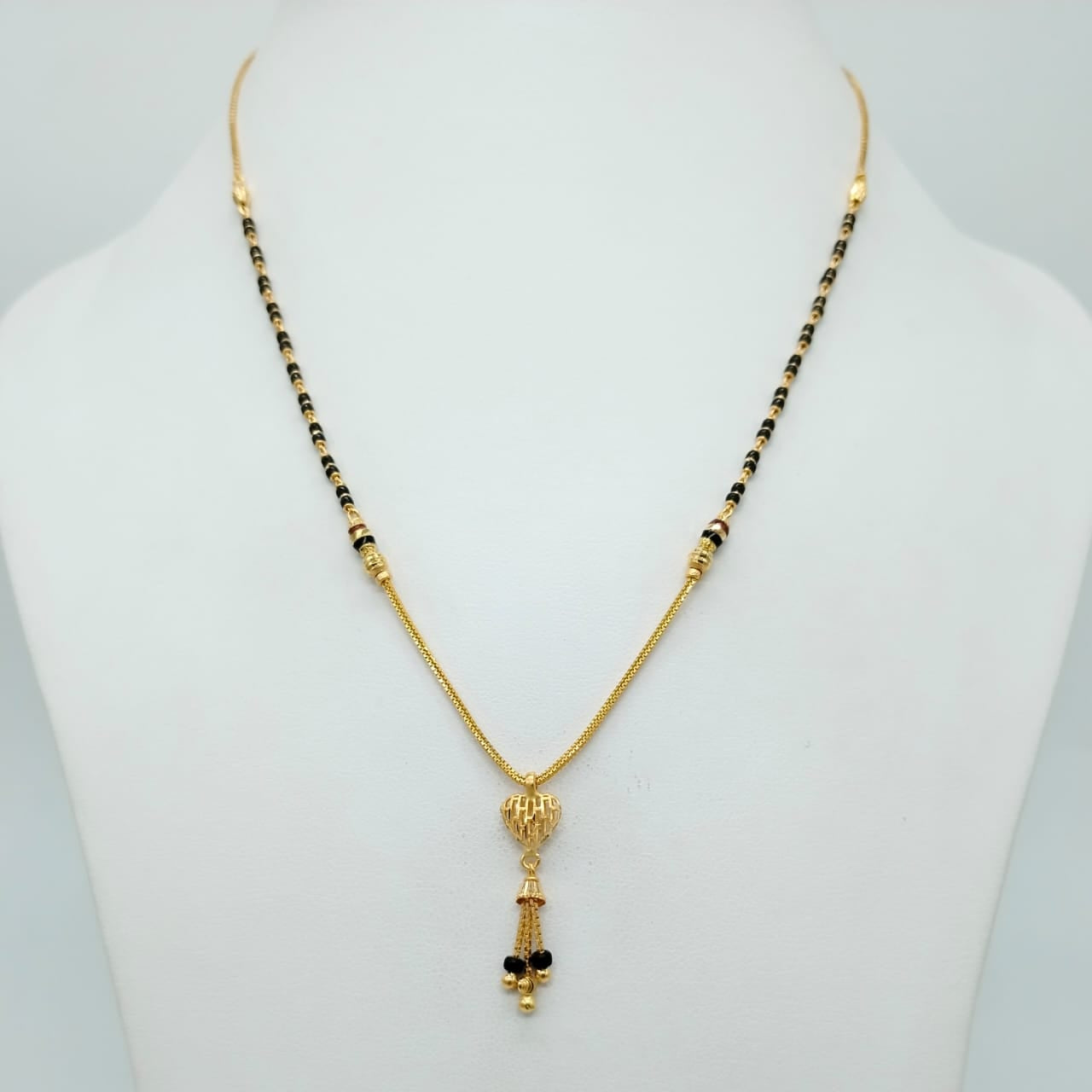 Heart design pendant Short Mangalsutra