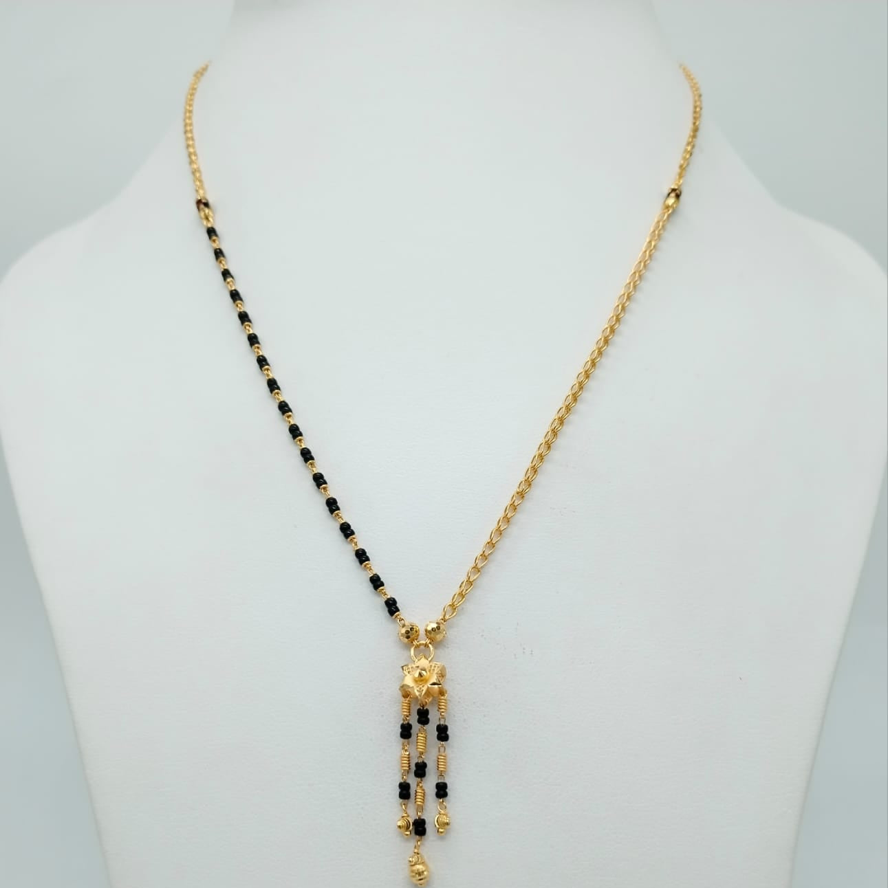 chain and beeds Short Mangalsutra