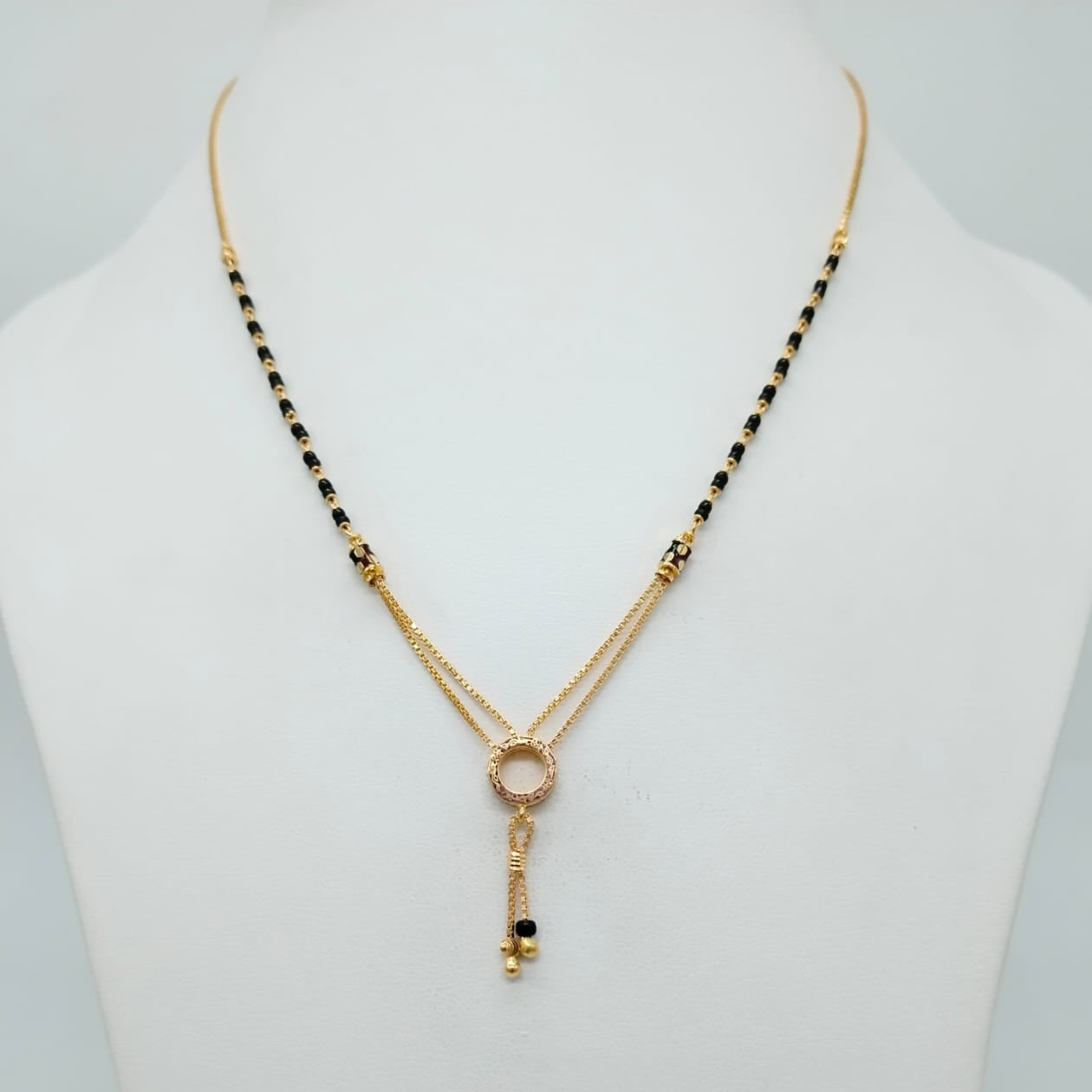 circle pendant Short Mangalsutra