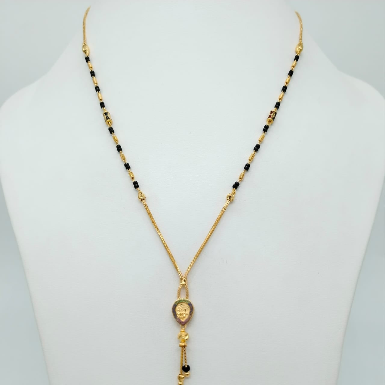 Diamond pendant Short Mangalsutra