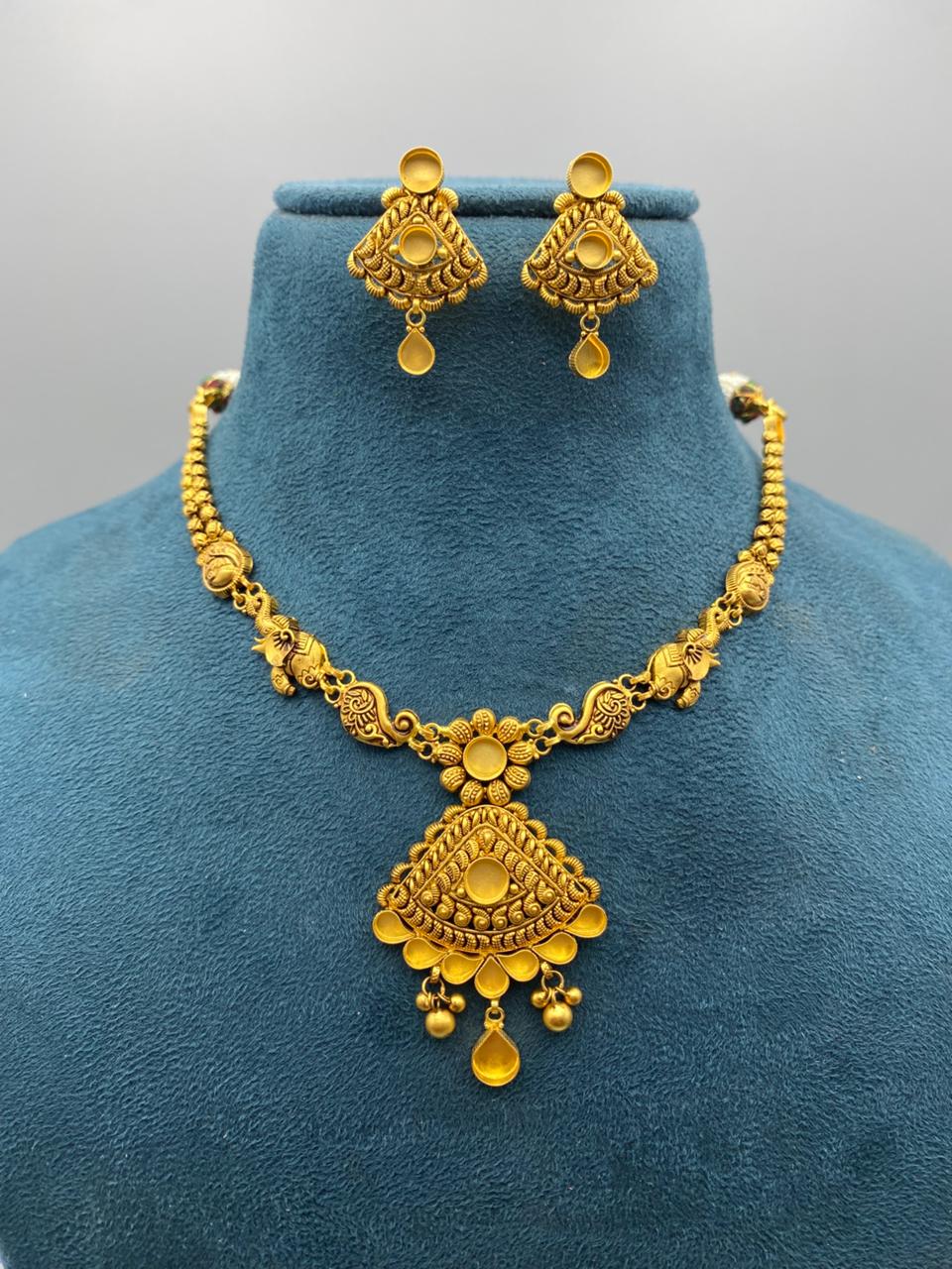 19gms Antique Designer Short Haar
